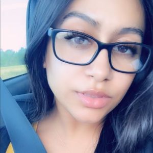 Meet your Posher, Kourtnie